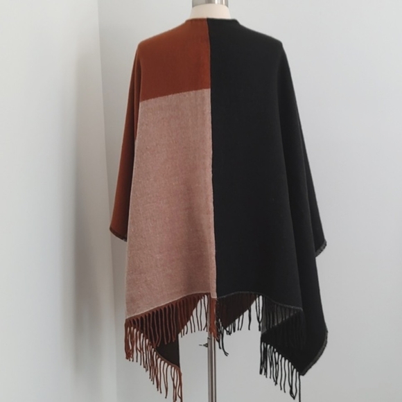A New Day Womans Black and Brown Plaid Color block Fringed Cape/One size - Picture 3 of 10